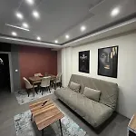 Square Vanilla Boutique