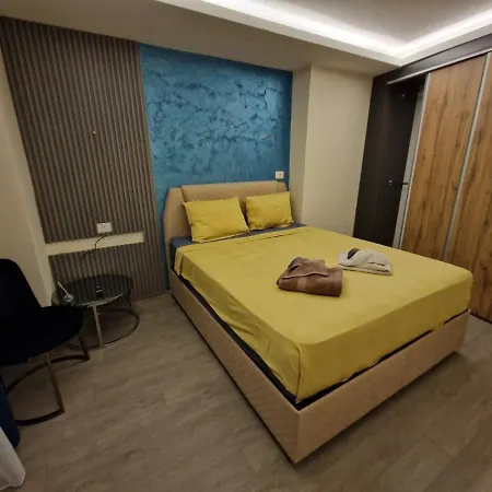 Square Vanilla Boutique 3*