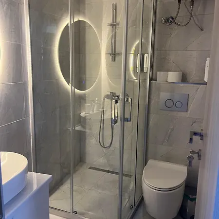 Square Vanilla Boutique