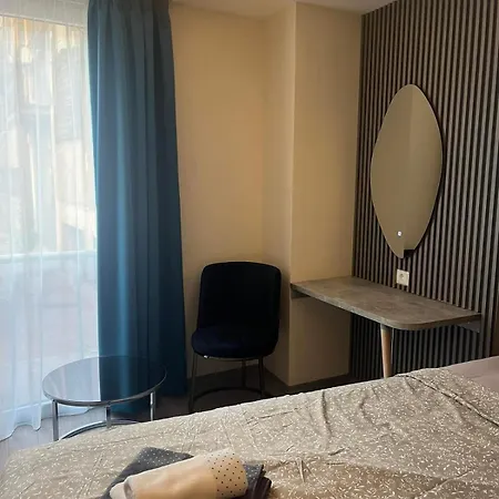 Square Vanilla Boutique 3*