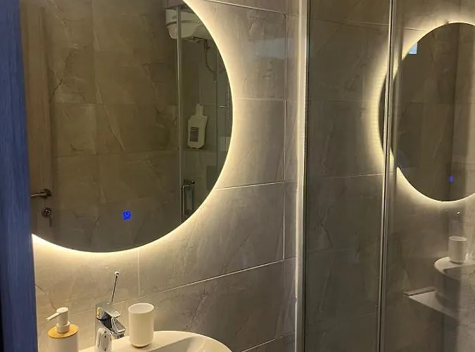 Square Vanilla Boutique