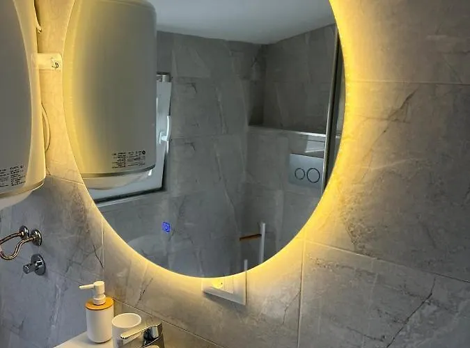 Square Vanilla Boutique סקופיה