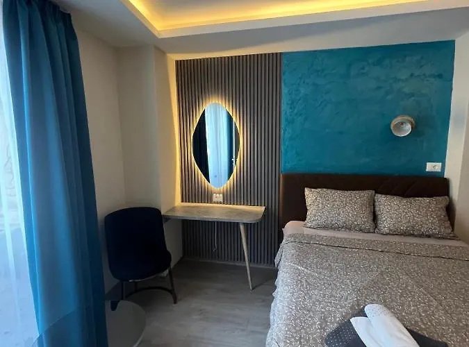 Square Vanilla Boutique סקופיה