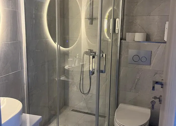 Square Vanilla Boutique