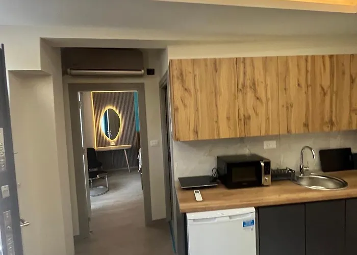 Square Vanilla Boutique