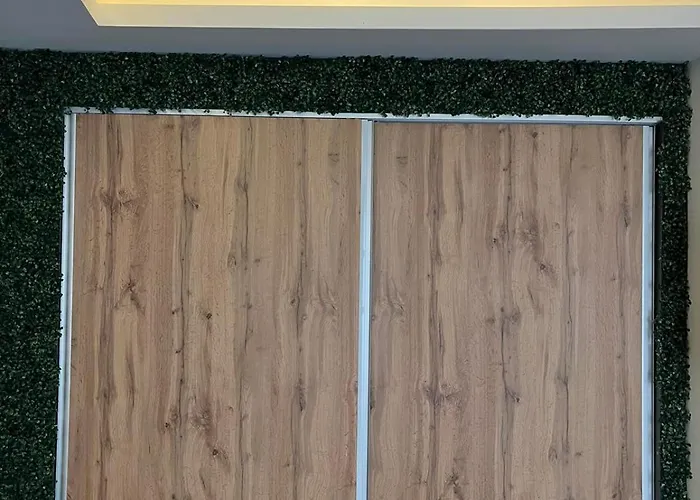 Square Vanilla Boutique סקופיה