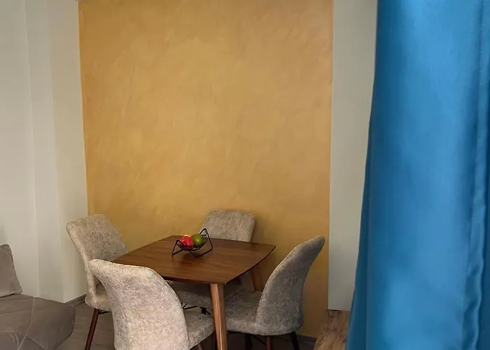 Square Vanilla Boutique סקופיה