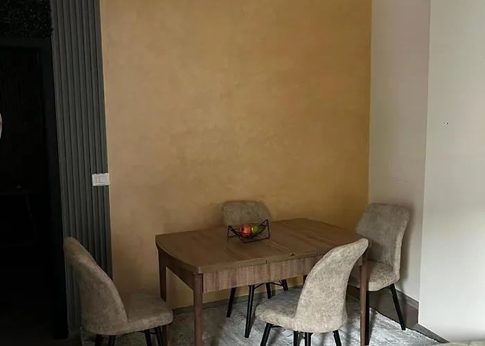 מלון דירות Square Vanilla Boutique 3*